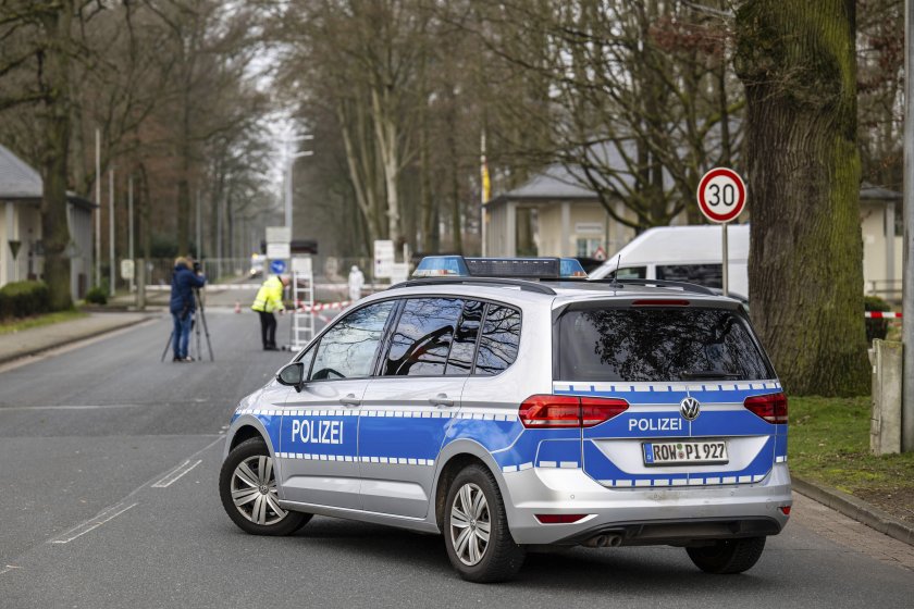 въоръжен мъж застреля четирима души северна германия
