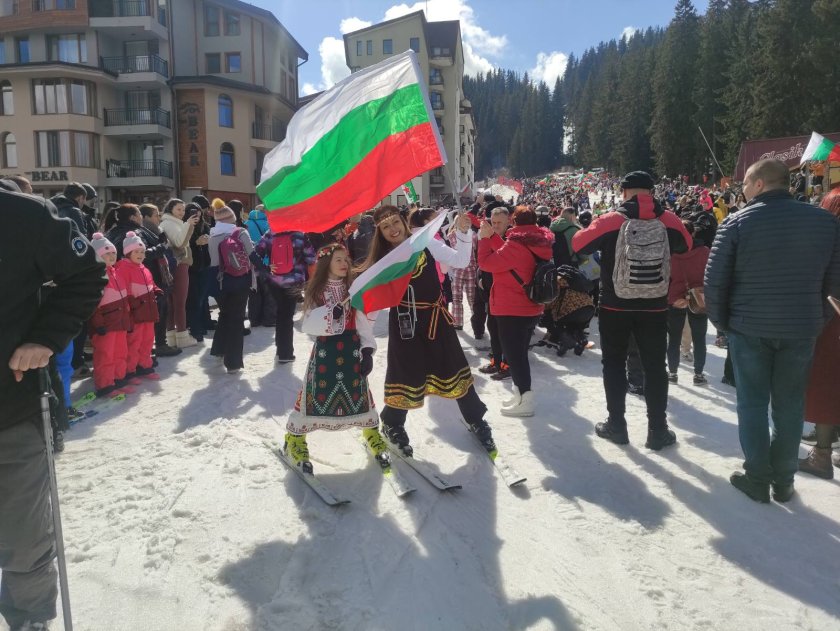 България отбеляза Националния празник с тържества в цялата страна