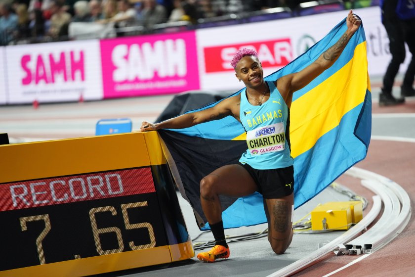 дивайн чарлтън спечели златото постави нов световен рекорд метра препятствия световното първенство лека атлетика зала глазгоу