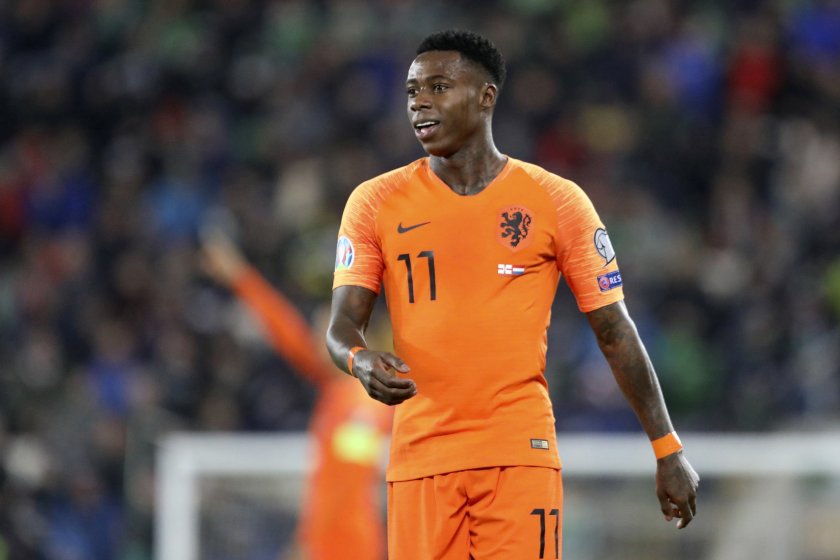 нидерландският футболист кунси промес домашен арест дубай
