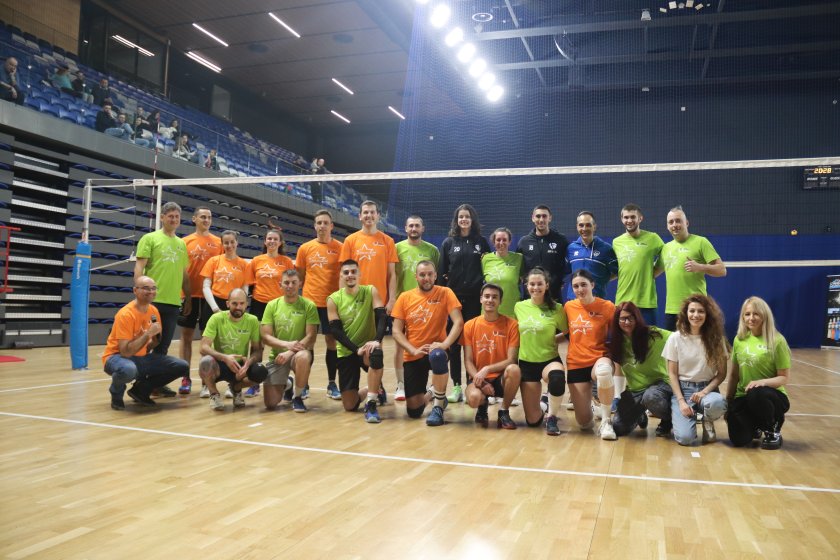 Благотворителният Мач на звездите в любителската волейболна лига Volley Mania