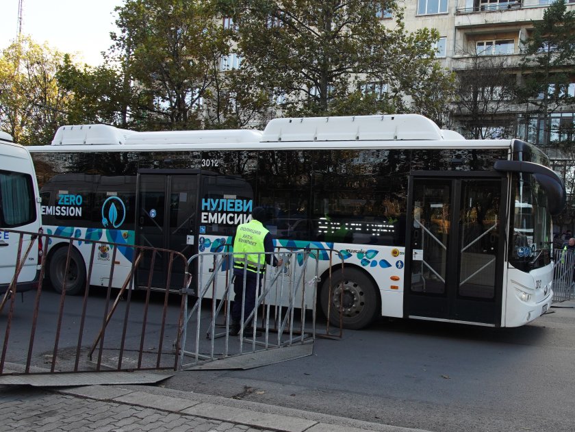 Пускат допълнителен транспорт в София на Задушница