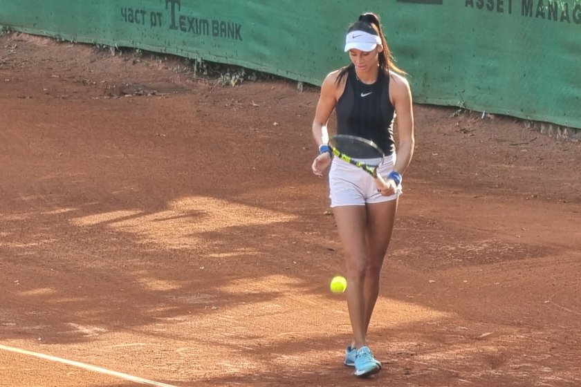Ани Вангелова отпадна на полуфиналите на двойки на турнира по