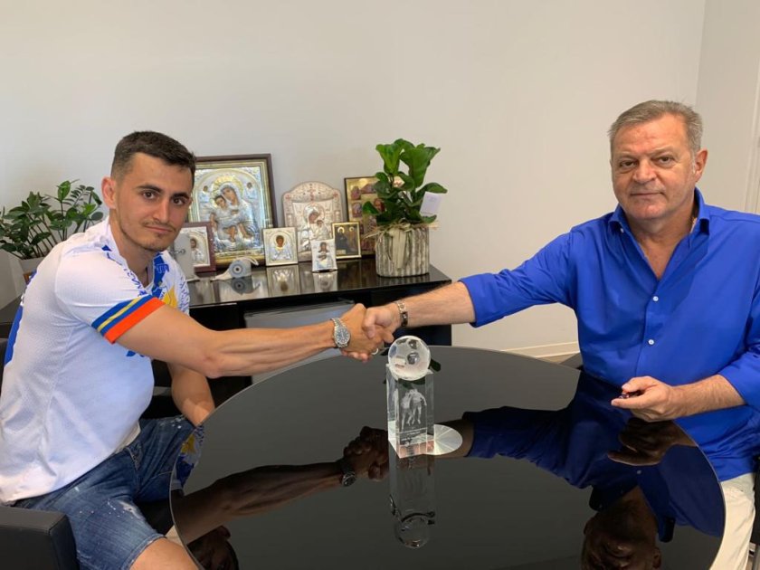 Георги Костадинов подписа нов договор с АПОЕЛ