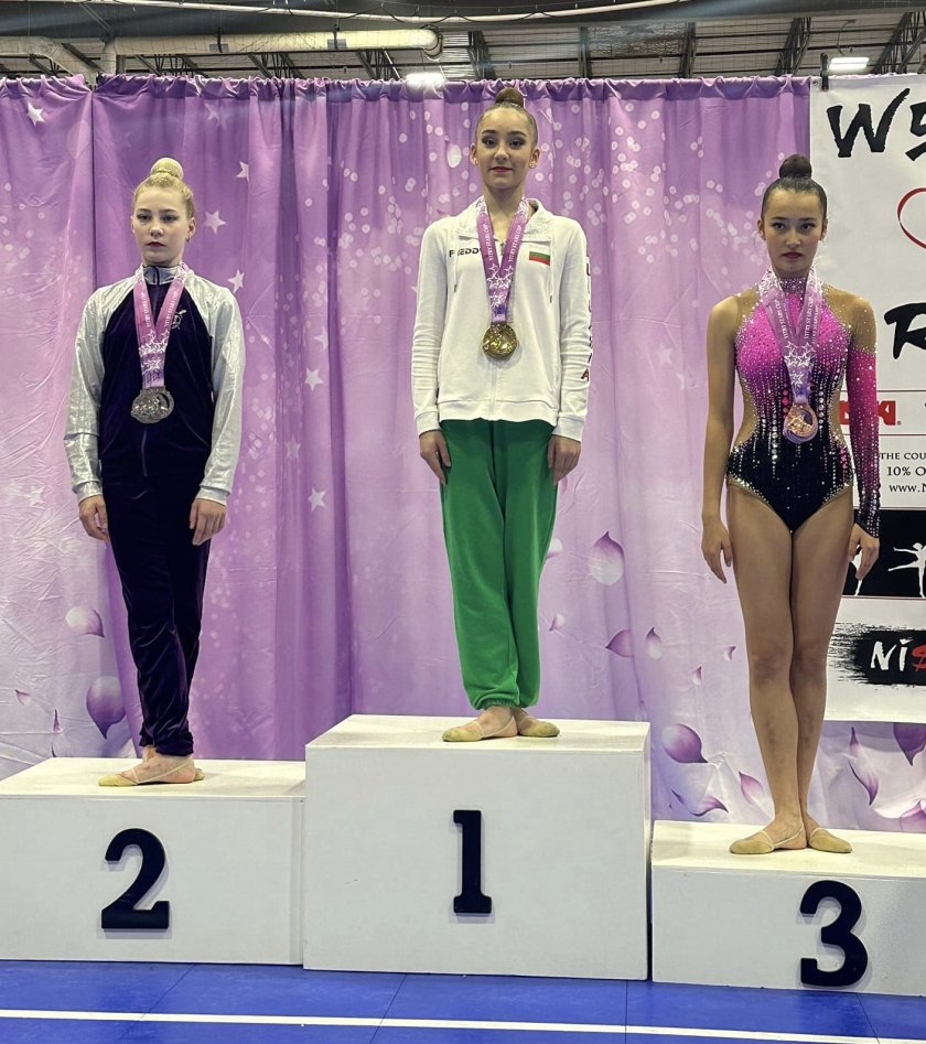 никол тодорова завоюва четири златни един сребърен медал турнир художествена гимнастика чикаго