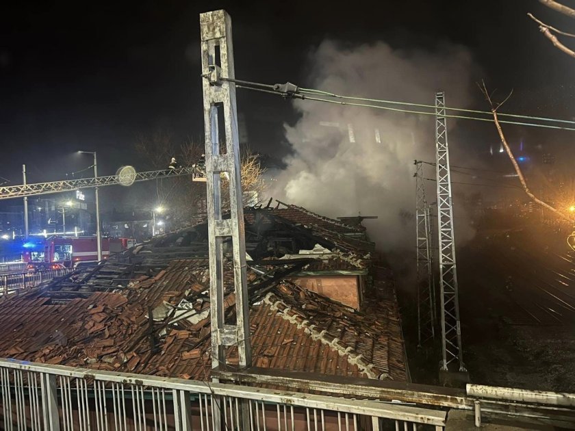 Пожар затвори за часове важен пътен възел в Пловдив
