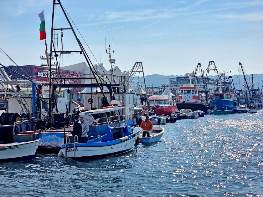 Рибари излязоха на протест във Варна