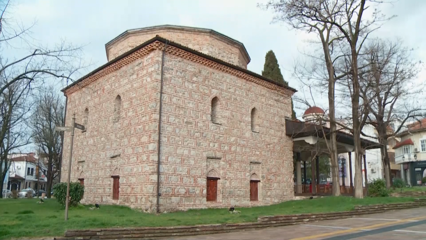 Откриват реставрираната Куршум джамия в Карлово