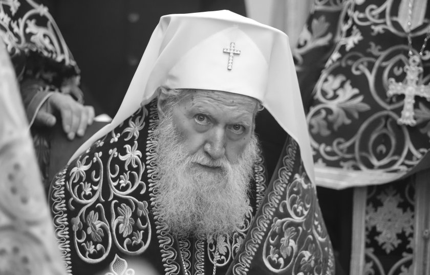 В храма Света Троица в Русе Българският патриарх Неофит е
