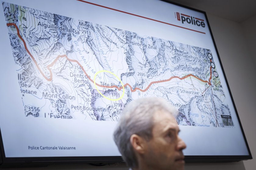шестима души изчезнаха време ски преход швейцарските алпи
