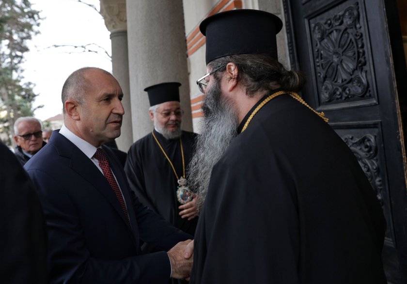 Президентът отложи връчването на мандата заради кончината на патриарх Неофит