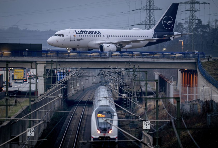 Кабинните екипажи на германския авиопревозвач Луфтханза обявиха нова двудневна стачка.