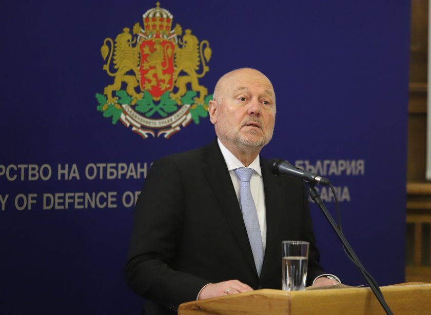 Министърът на отбраната Тодор Тагарев представи допълнителната помощ за Украйна,