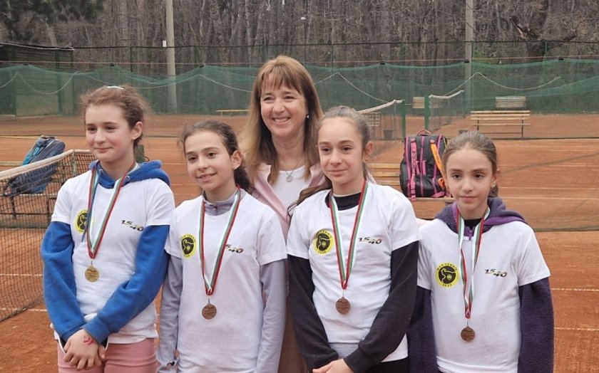 Мануела Малеева награди най-добрите на регионален тенис турнир до 12 г. в София