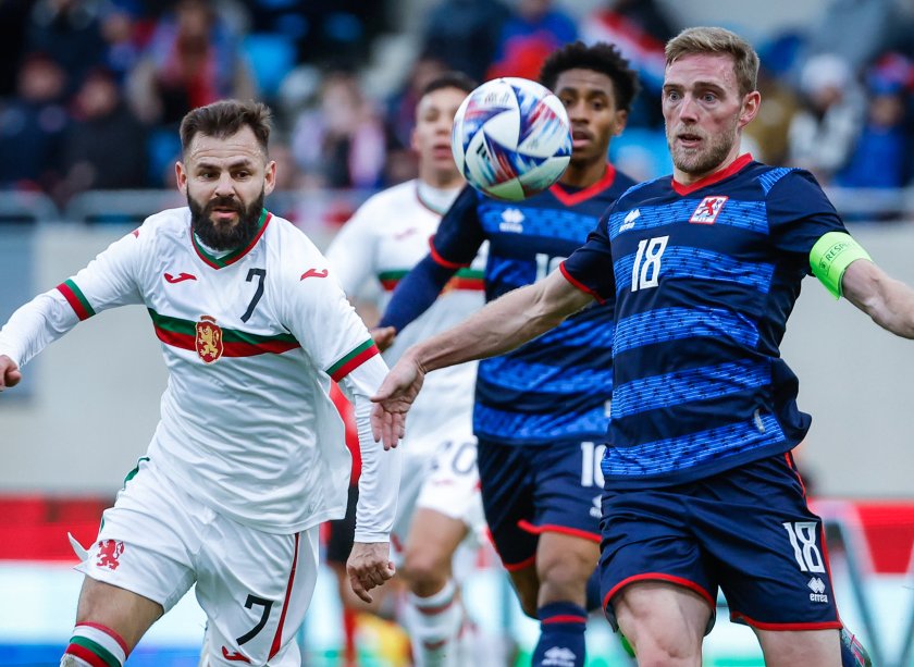 Българският национален отбор по футбол ще излезе в бяло-зелени екипи