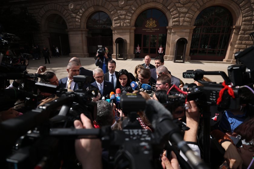 Около какво са основните разногласия между ГЕРБ-СДС и ПП-ДБ