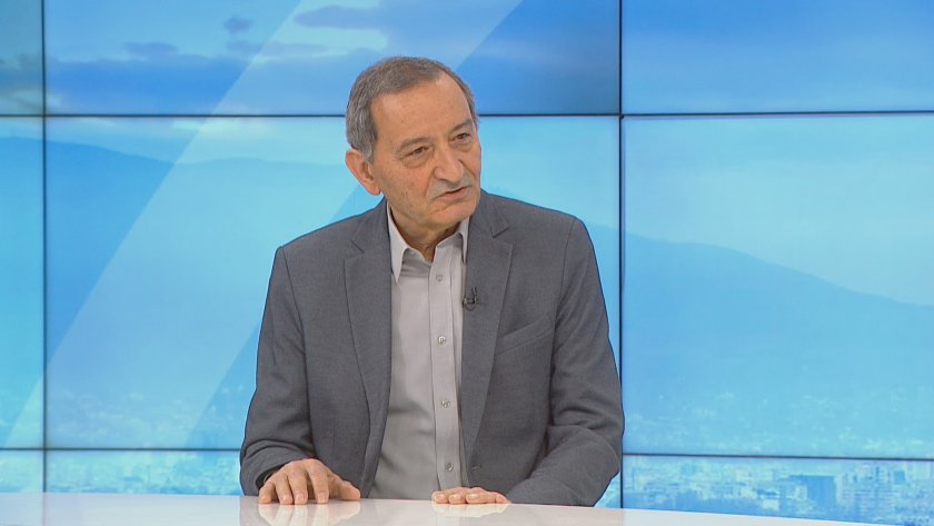 Пари от фонда за електроенергийната система са взети за запушване на дупки в бюджета, заяви Георги Касчиев