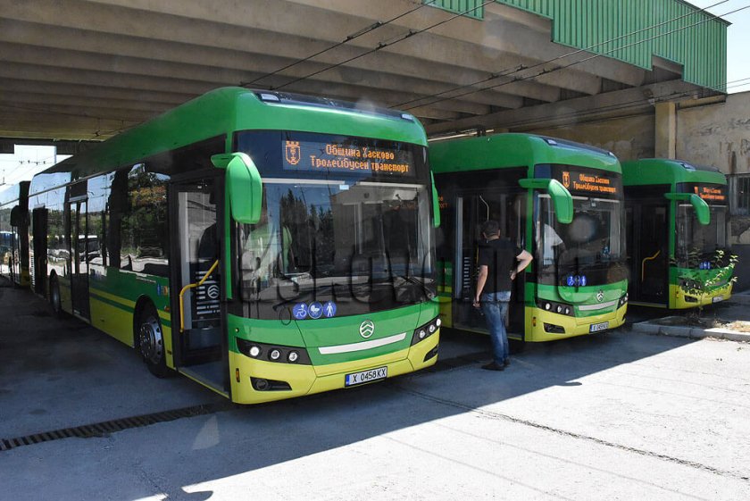 Зелени автобуси вече возят гражданите на Хасково. Електрическите превозни средства