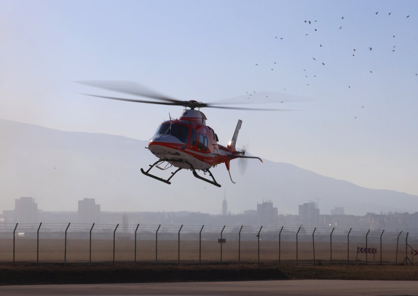 Първи тренировъчен полет на хеликоптера за спешна медицинска помощ по въздух