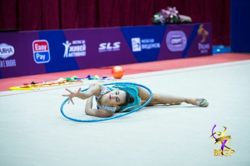 елвира краснобаева стана шампионка обръч ева брезалиева спечели бронз финала топка световната купа художествена гимнастика атина