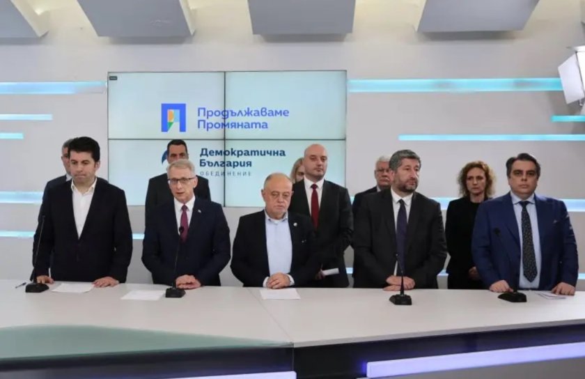 Съпредседателят на Продължаваме Промяната Кирил Петков отговаря на журналистически въпроси