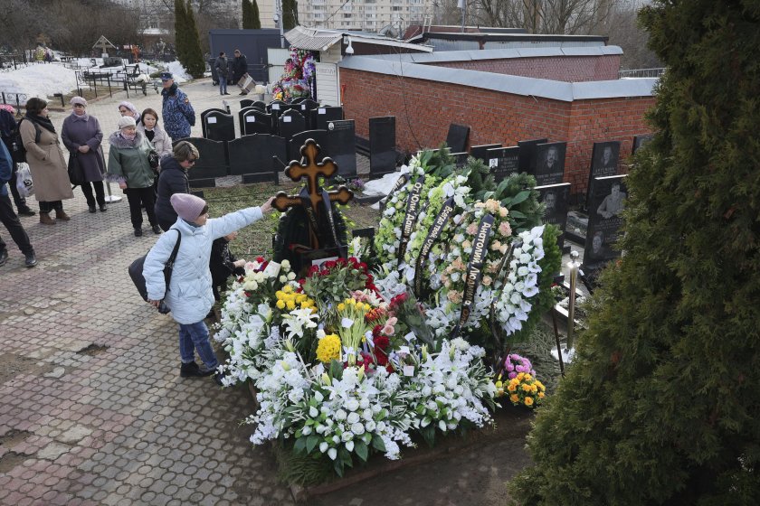 поддръжници навални събраха възпоменателна церемония ден смъртта