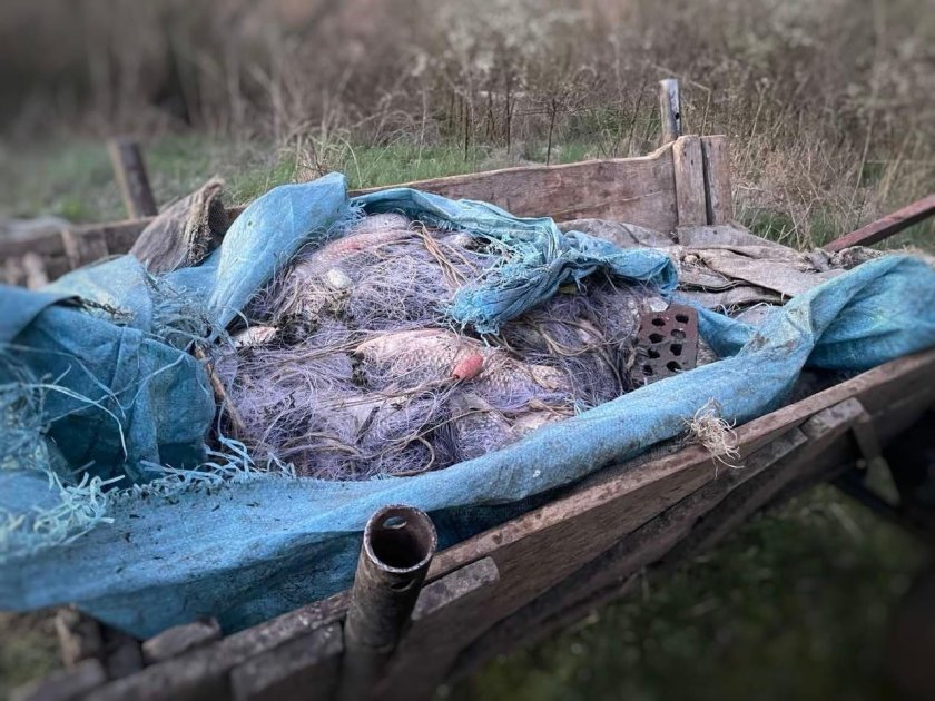 Акция на ИАРА: Конфискуваха риболовно оборудване край Бургас (СНИМКИ)