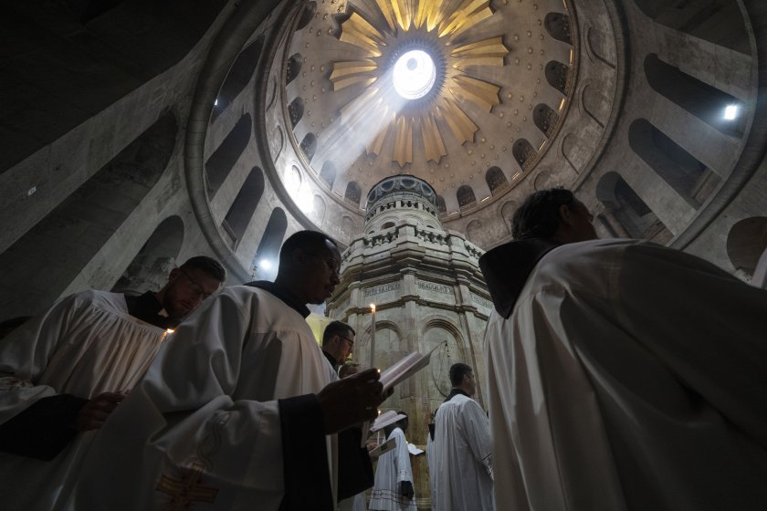 Католици и арменци посрещнаха Великден (СНИМКИ)