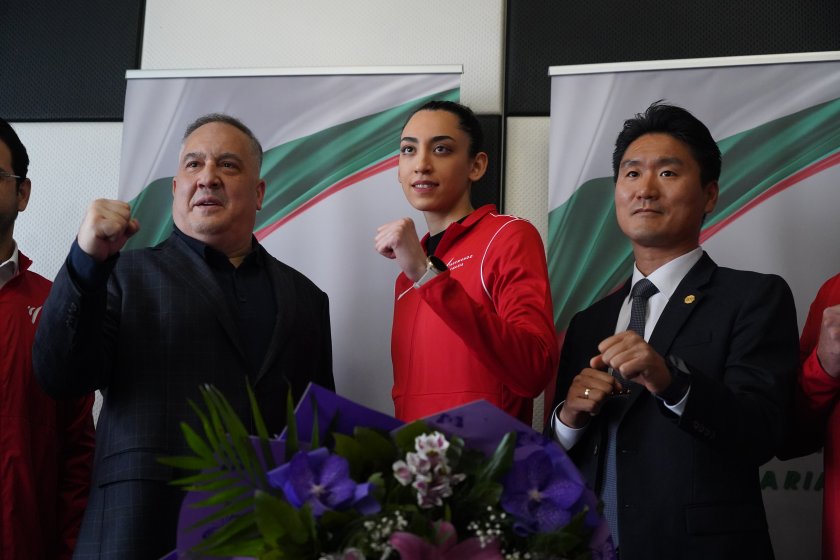 бронзовата медалистка рио кимия ализадех представя българия олимпийския турнир таекуондо париж