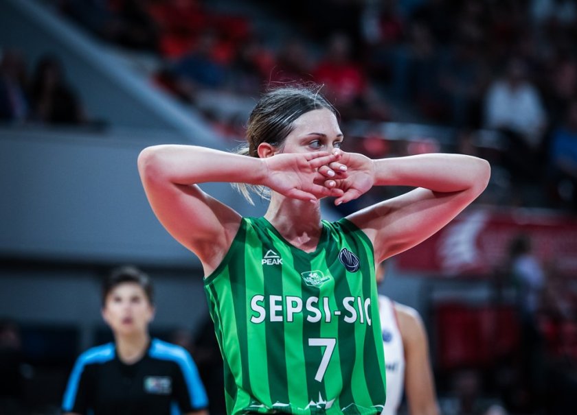Капитанът на българския национален отбор по баскетбол за жени Борислава