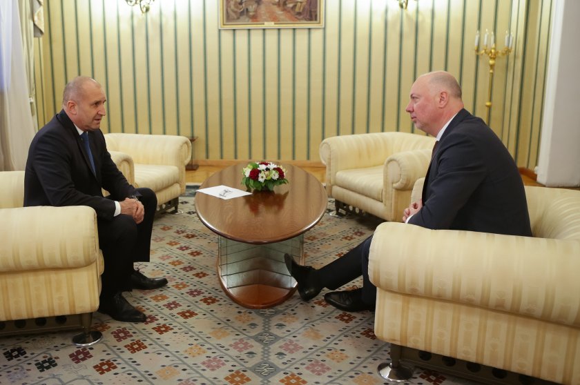 Започнаха срещите на президента Румен Радев с потенциалните служебни министър-председатели.Първи