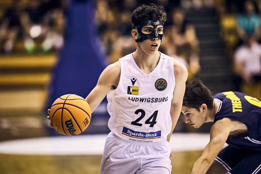 станислав хинков резултатен тима лудвигсбург старта младежката шампионска лига баскетбол