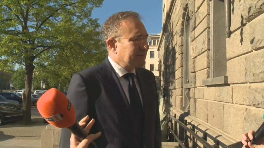 За жалост това правителство е силно партийно правителство и поставя