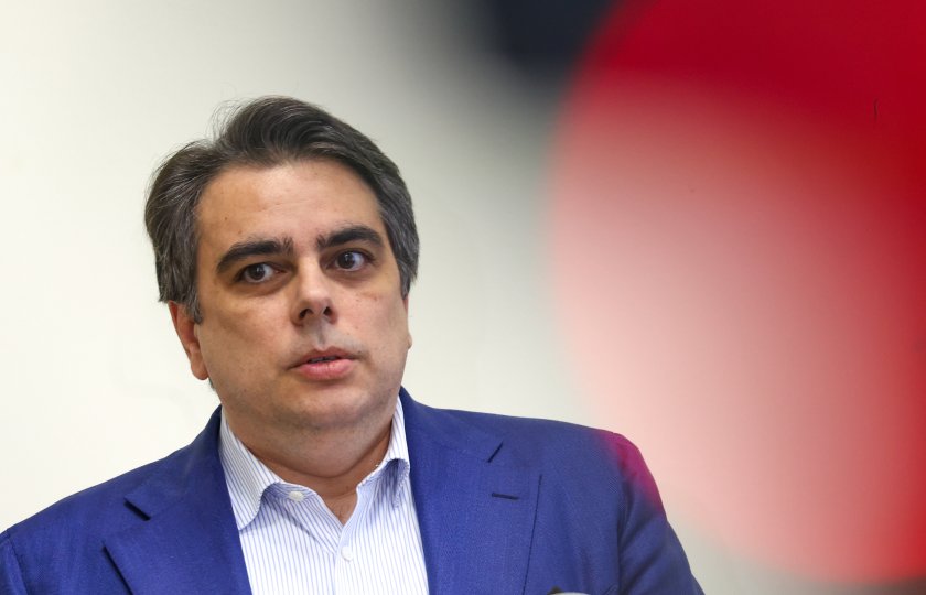 Според финансовия министър в оставка Агенция Митници е постигнала много