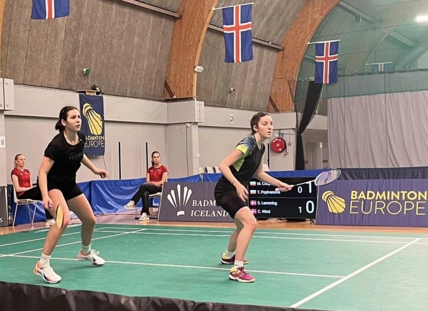 Михаела Чепишева и Цветина Попиванова постигнаха победа в първия си мач на европейското първенство по бадминтон