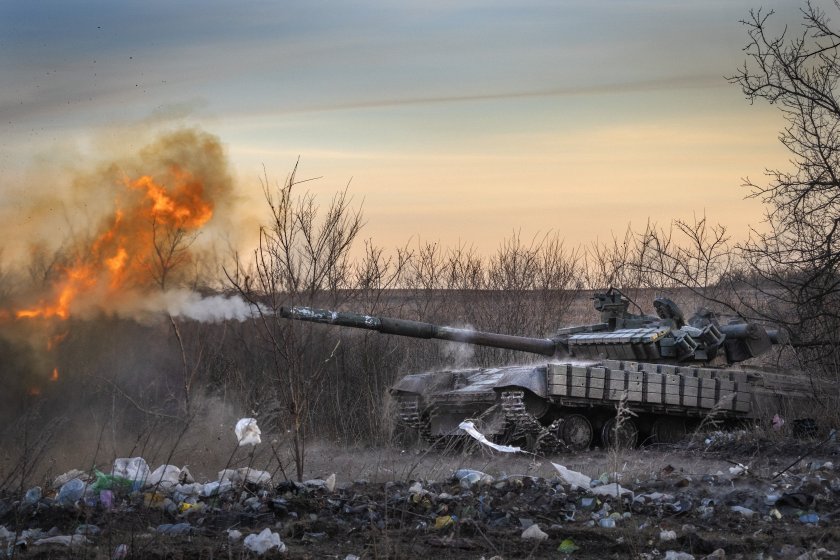 Снимка: Ожесточени боеве за Часов Яр: Украински удар срещу руска авиобаза