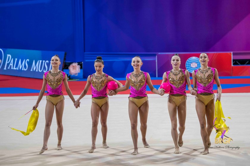 Българският ансамбъл по художествена гимнастика спечели бронзов медал в многобоя