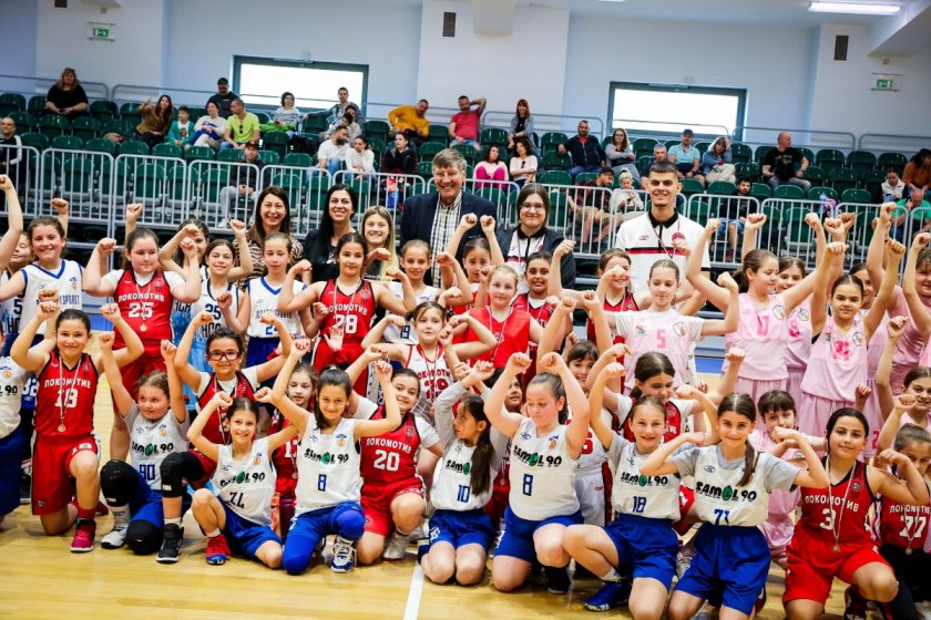 Над 300 деца се включиха в баскетболните турнири в памет на Красимира Гогова и Румен Пейчев