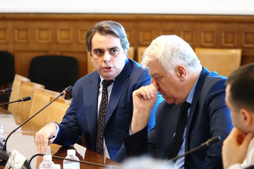 Бившият финансов министър Асен Василев коментира изнесените вчера твърдения от