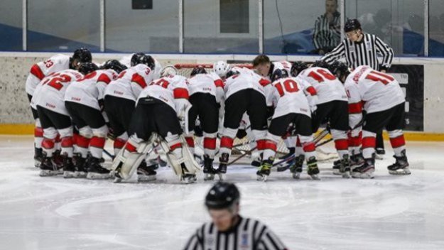 България започна с тежко поражение на световното първенство по хокей на лед в Дивизия II