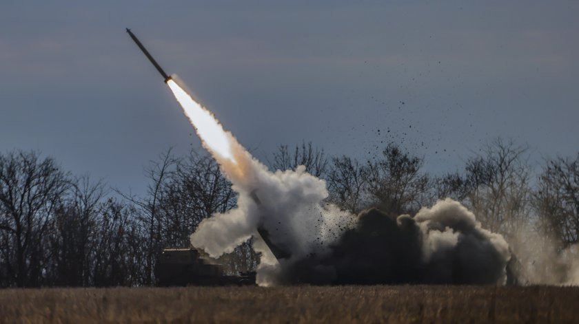 Снимка: Западът приветства помощта на САЩ за Украйна, как реагира Русия