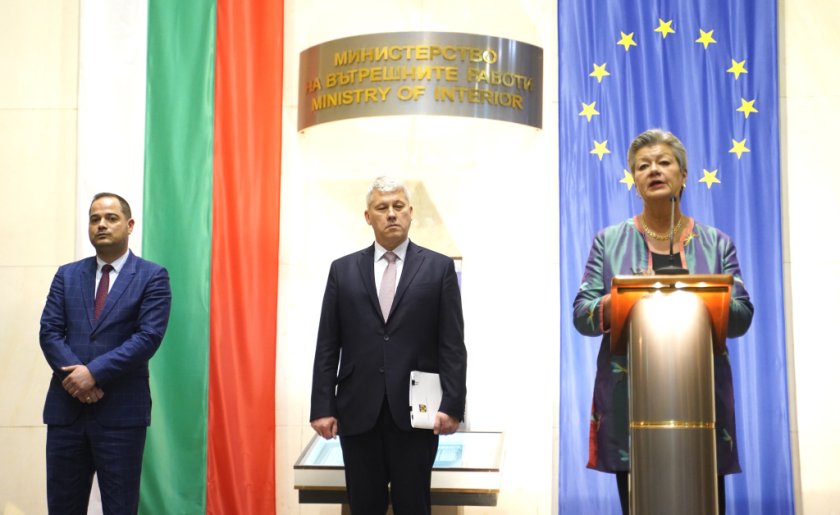 ЕК очаква България и Румъния да влязат и в сухопътния Шенген до края на годината