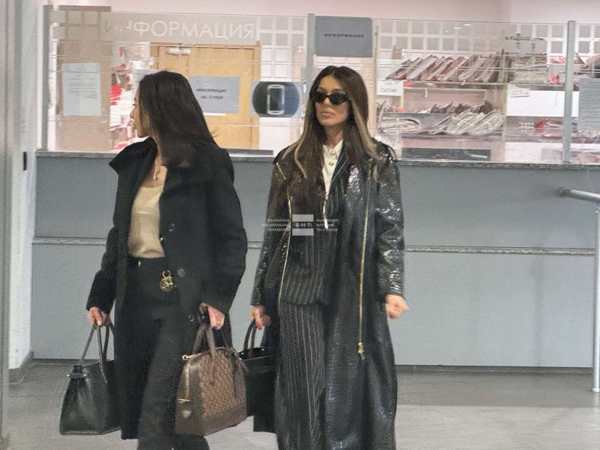 Попфолк певицата Диона се появи в сградата на Софийския районен