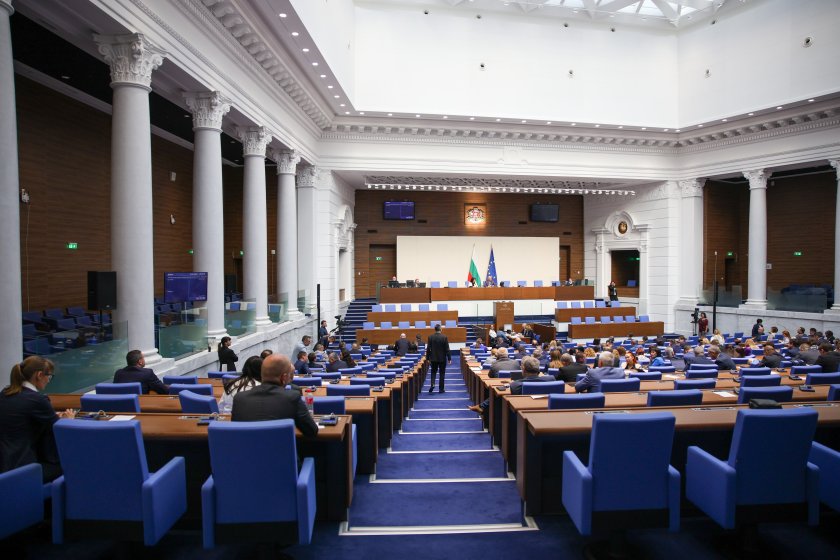 парламентарната комисия културата медиите прие първо четене промените закона хазарта