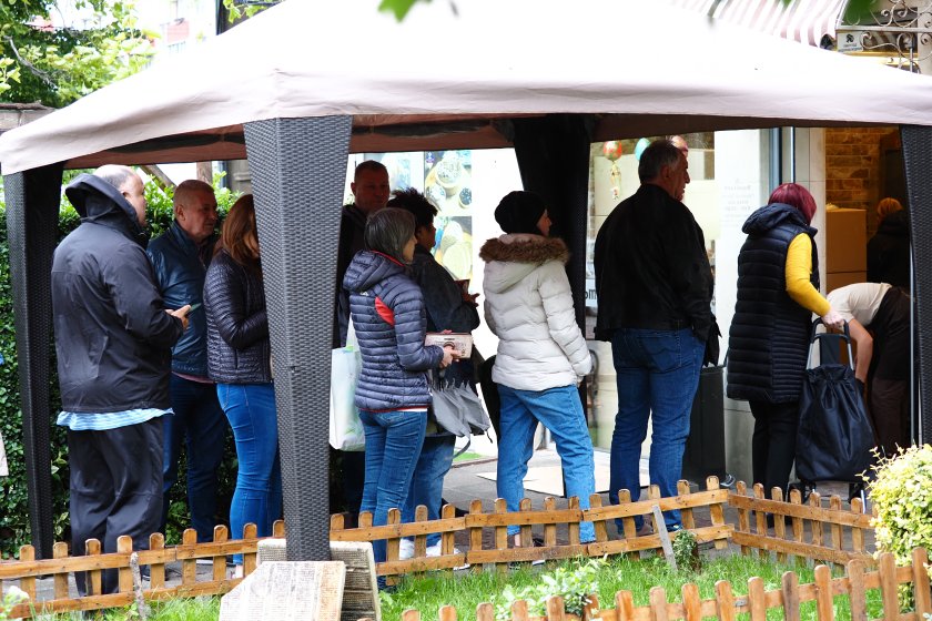 Опашки са се образували пред голяма част от пекарните в