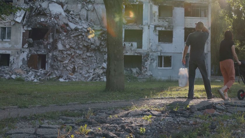 Върнете се - призова Украйна, но кой иска да умира?, пита 19-годишният украинец Олег