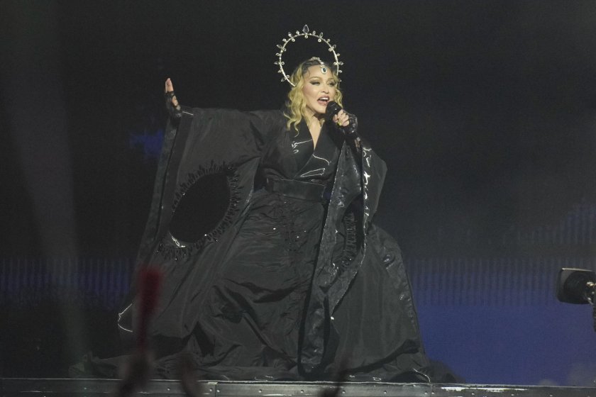 Американската попзвезда Мадона изнесе безплатен концерт на Копакабана, който привлече