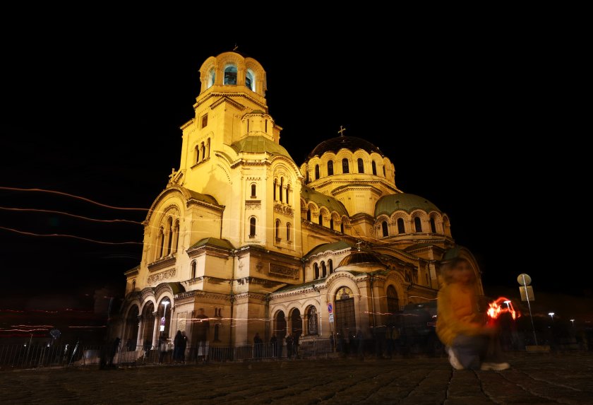 В катедралния храм Св. Александър Невски започна празничното Пасхално богослужение