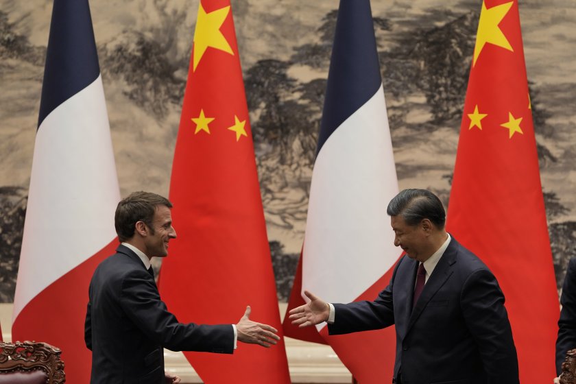Китайският президент Си Дзинпин пристига на посещение във Франция. Търговският