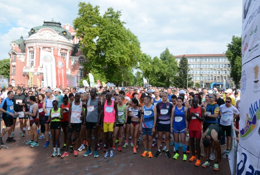 1200 души стартираха тазгодишното издание маратона варна
